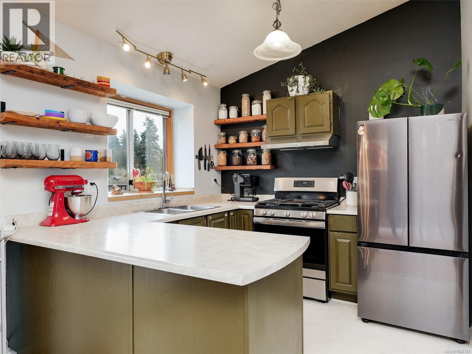  560 Atkins Avenue, Langford