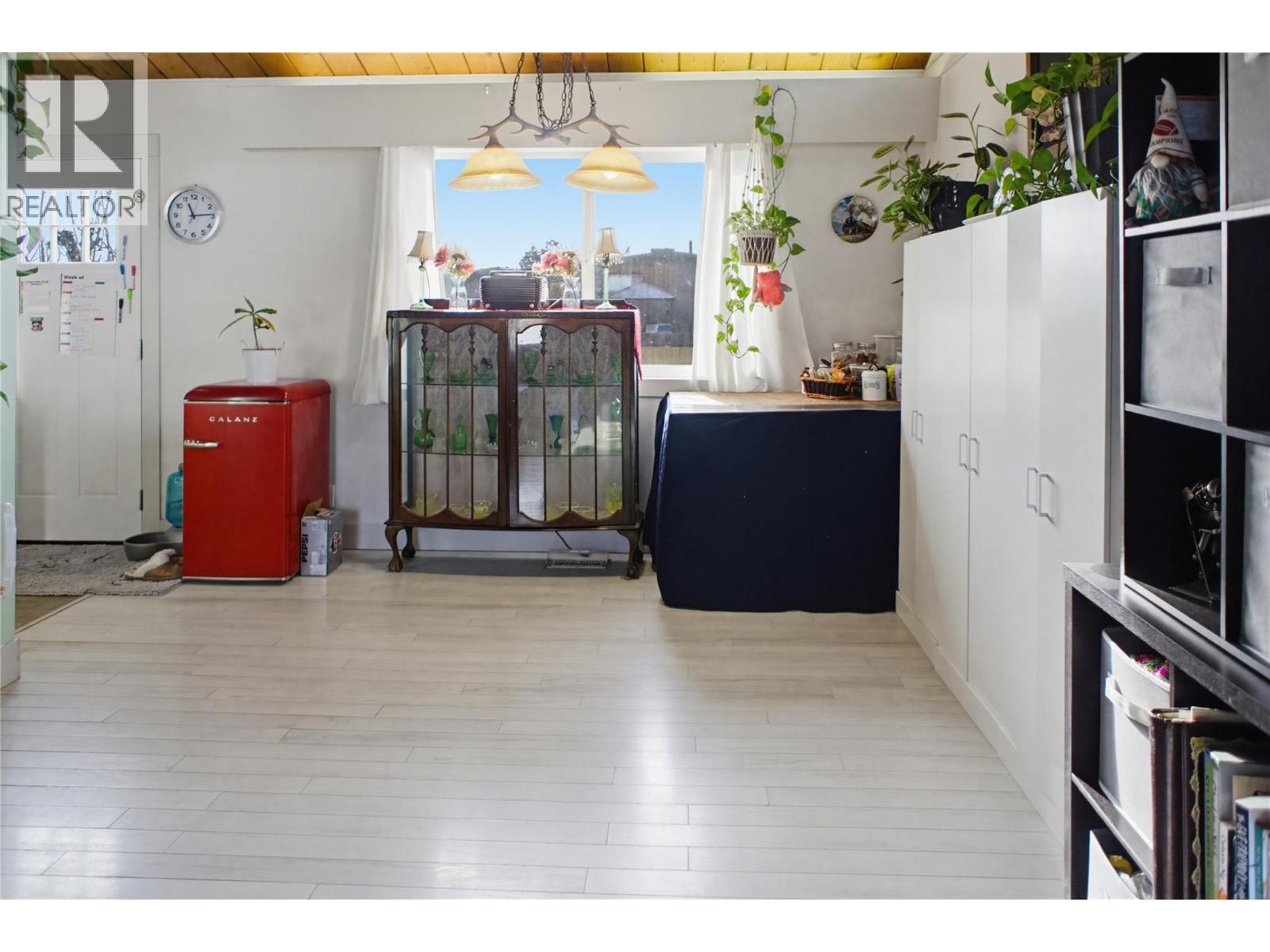 1271 KIMBERLEY CRESCENT - 6