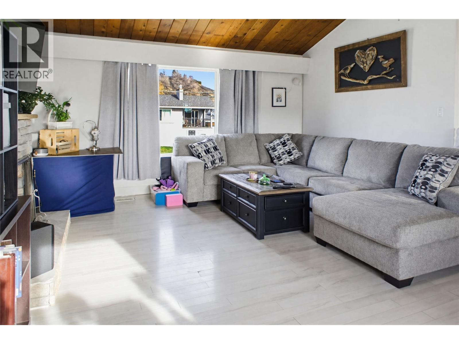 1271 KIMBERLEY CRESCENT - 8