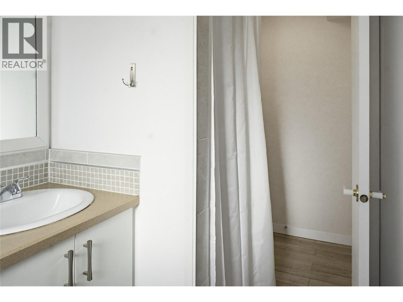 1271 KIMBERLEY CRESCENT - 27