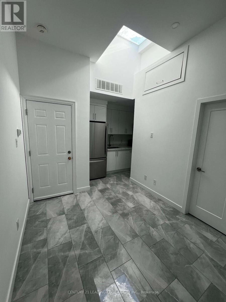 Listing photo of UNIT B - 1375 BATHURST STREET