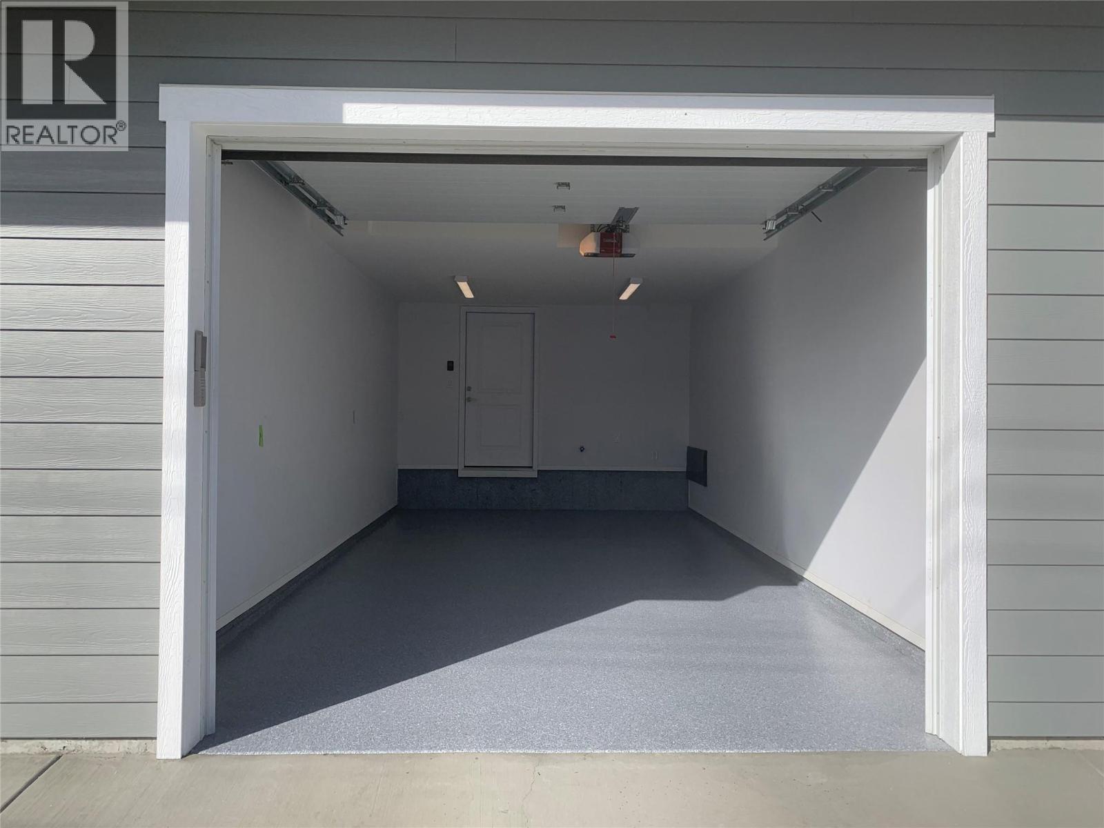  865 Patterson Avenue, Kelowna