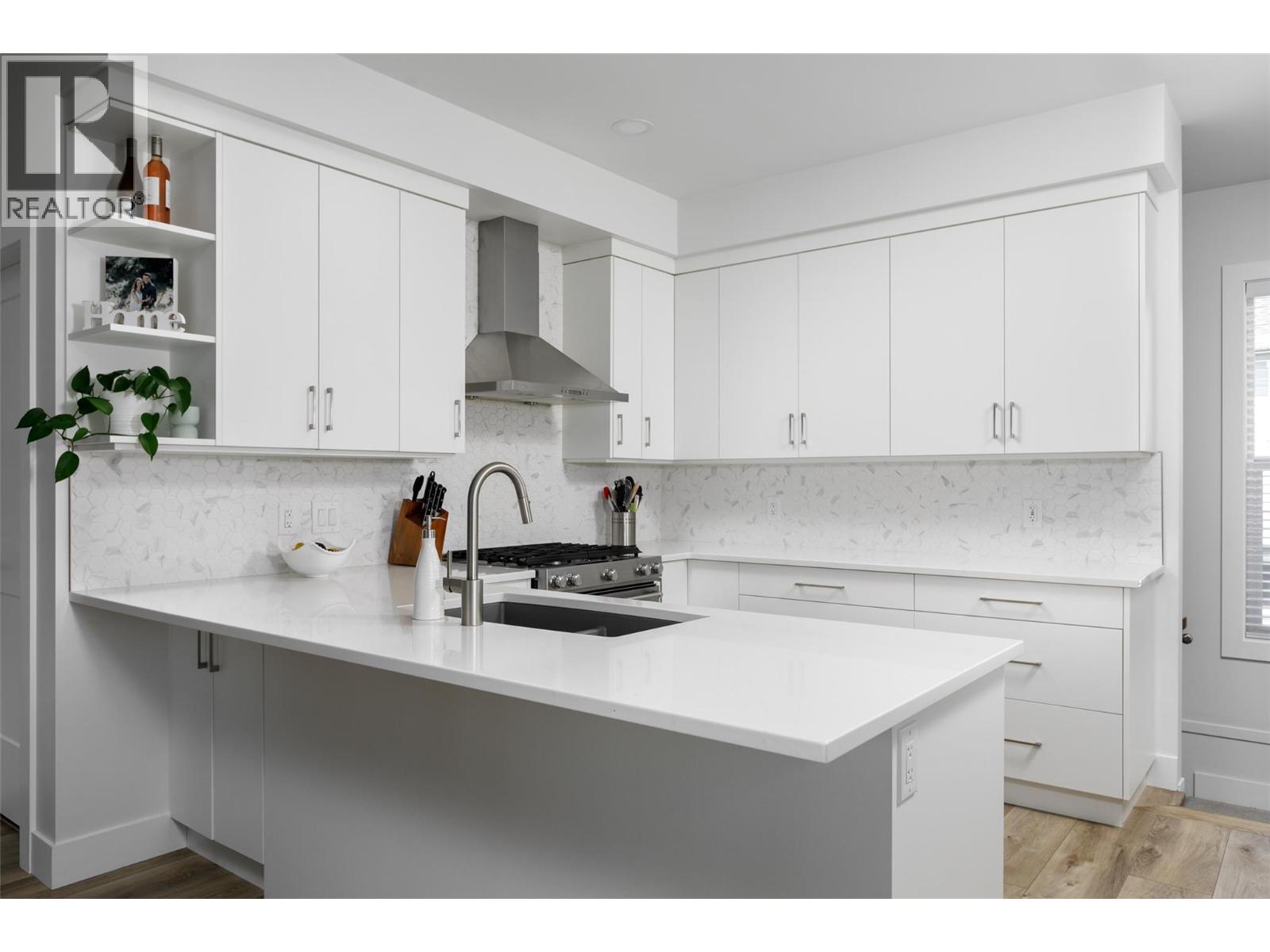  865 Patterson Avenue, Kelowna