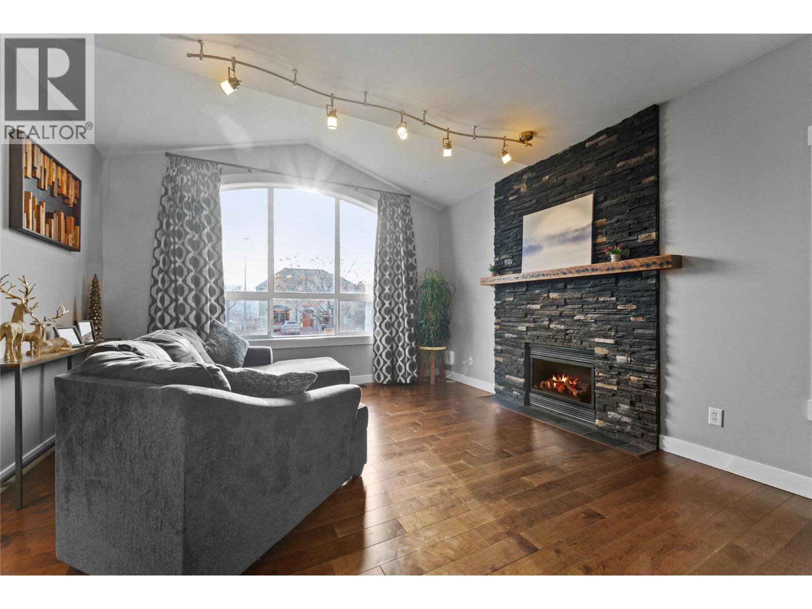 1052 QUAIL DRIVE - 12