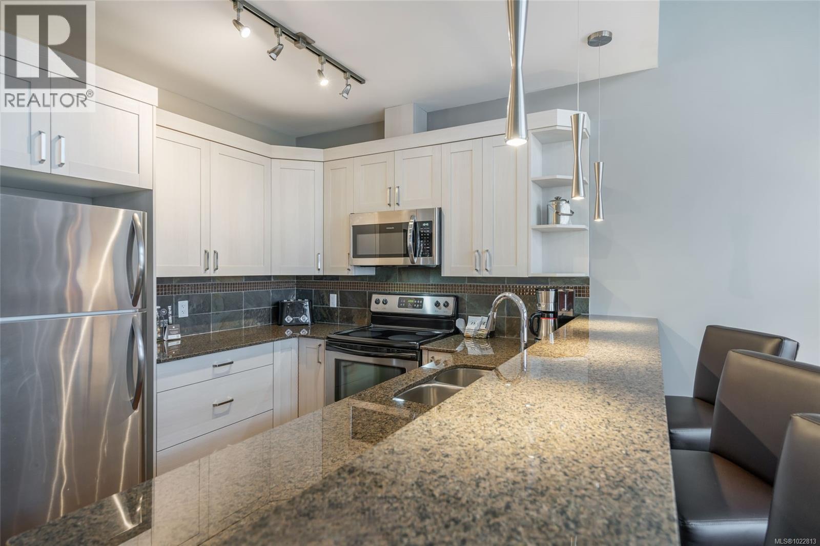 903/904C 181 Beachside Dr, Parksville