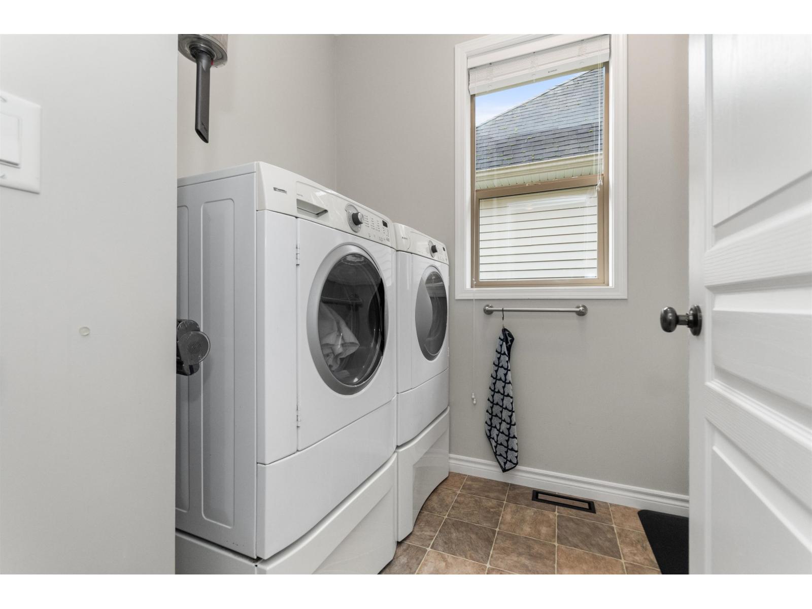 1999 ABERDEEN DRIVE, Agassiz, Agassiz