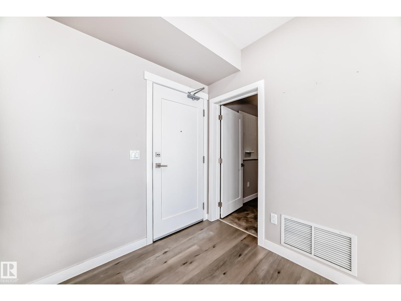 322 560 GRIESBACH PARADE PR NW - Photo 31