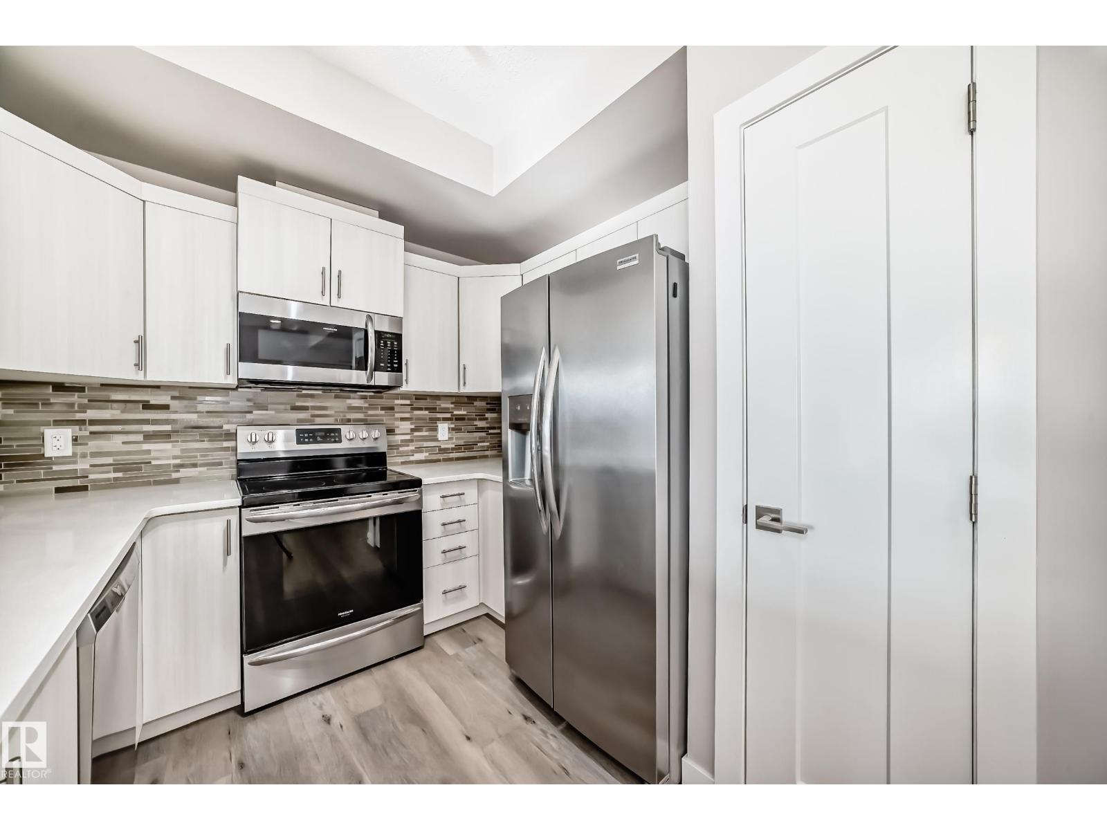 322 560 GRIESBACH PARADE PR NW - Photo 23