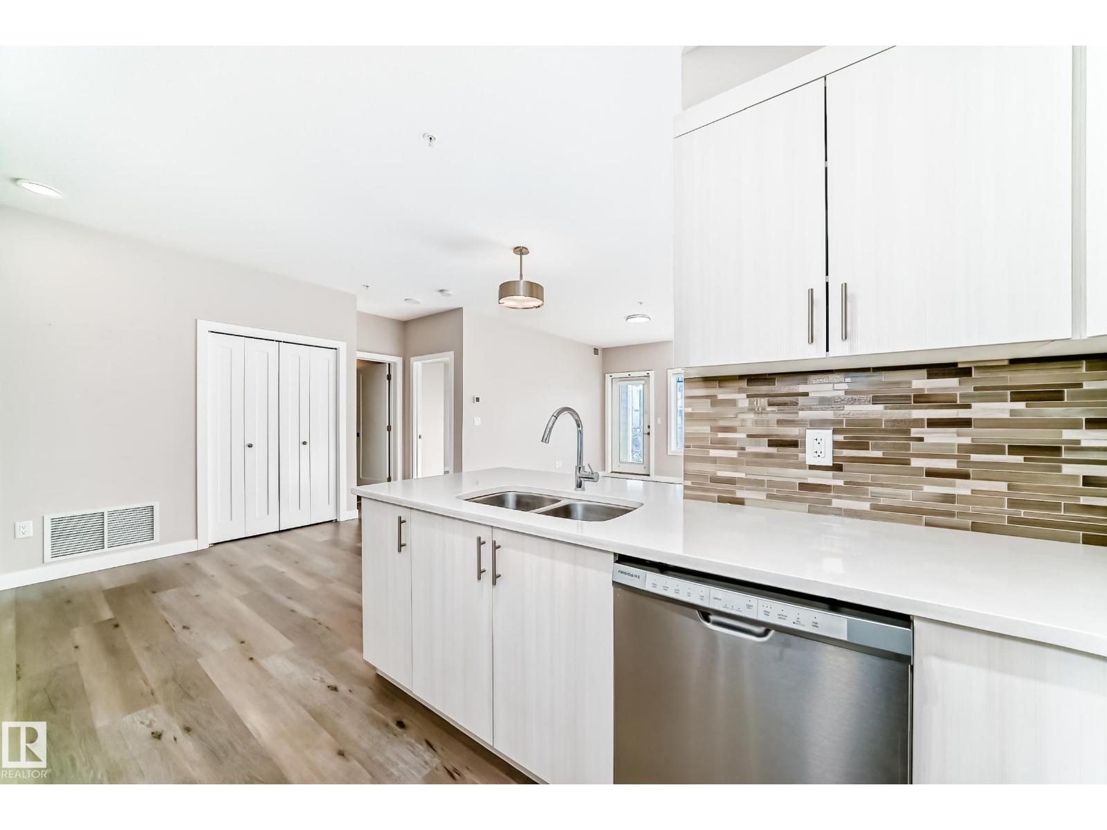 322 560 GRIESBACH PARADE PR NW - Photo 26