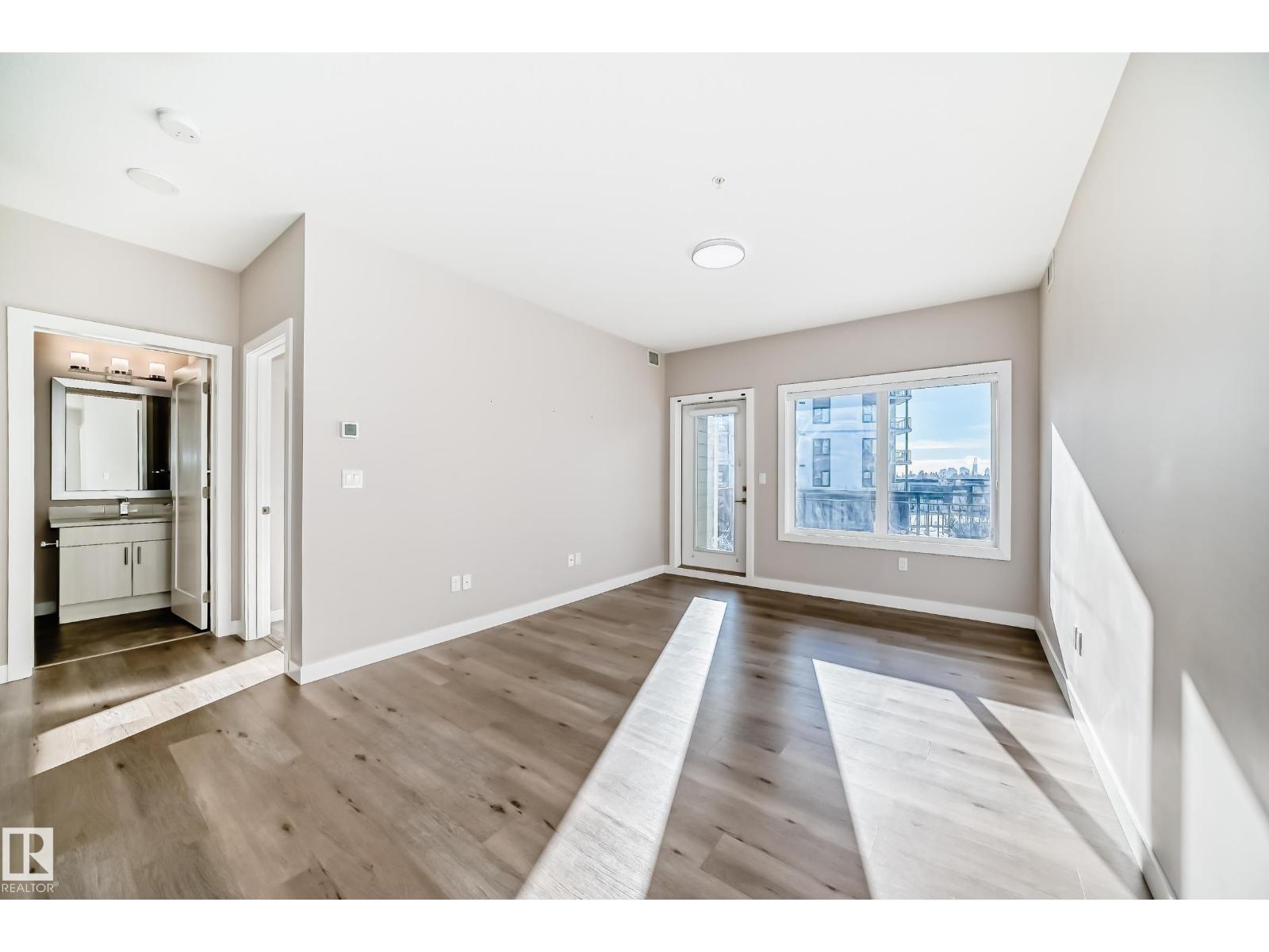 322 560 GRIESBACH PARADE PR NW - Photo 37