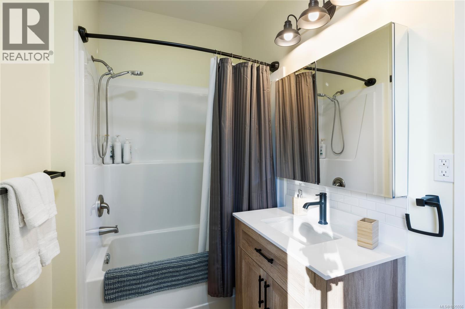 160 Kopina Dr, Bowser