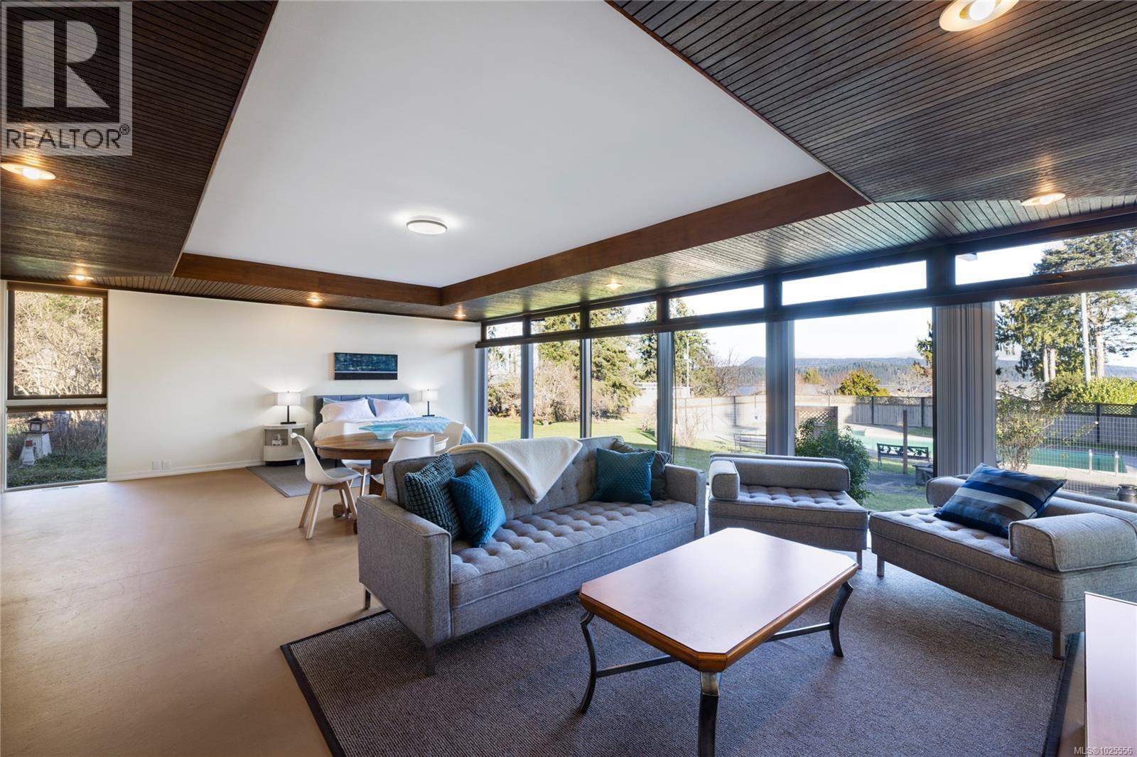 160 Kopina Dr, Bowser