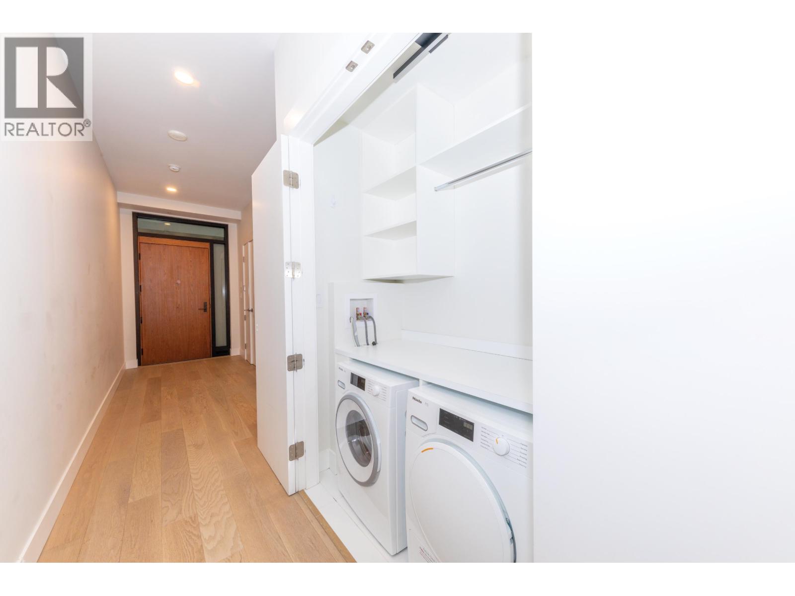 201 6707 NELSON AVENUE, West Vancouver