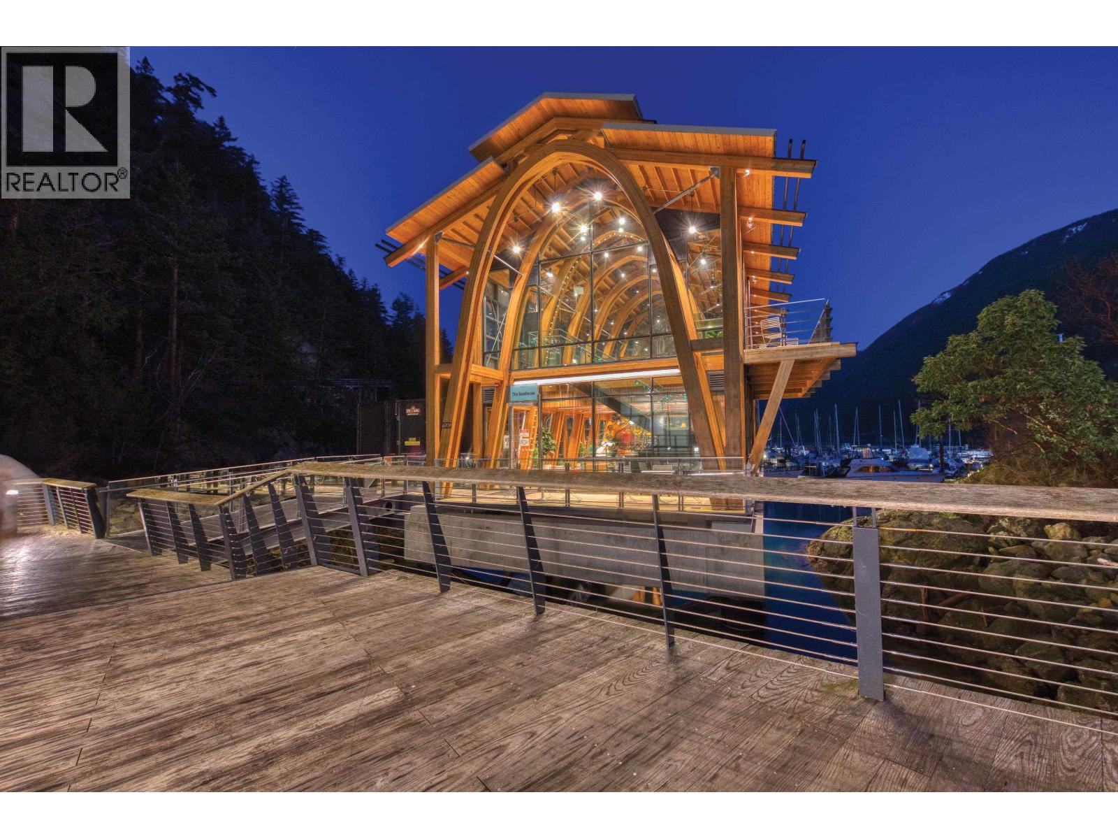 201 6707 NELSON AVENUE, West Vancouver