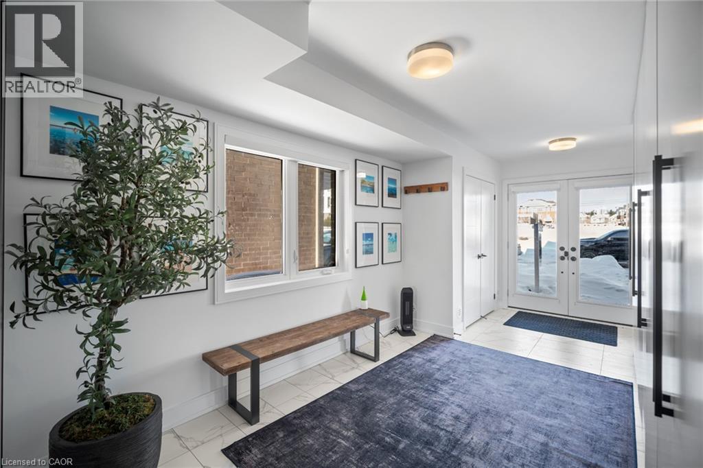 1417 CLARRIAGE Court - Photo 5 of 39, Milton, Ontario