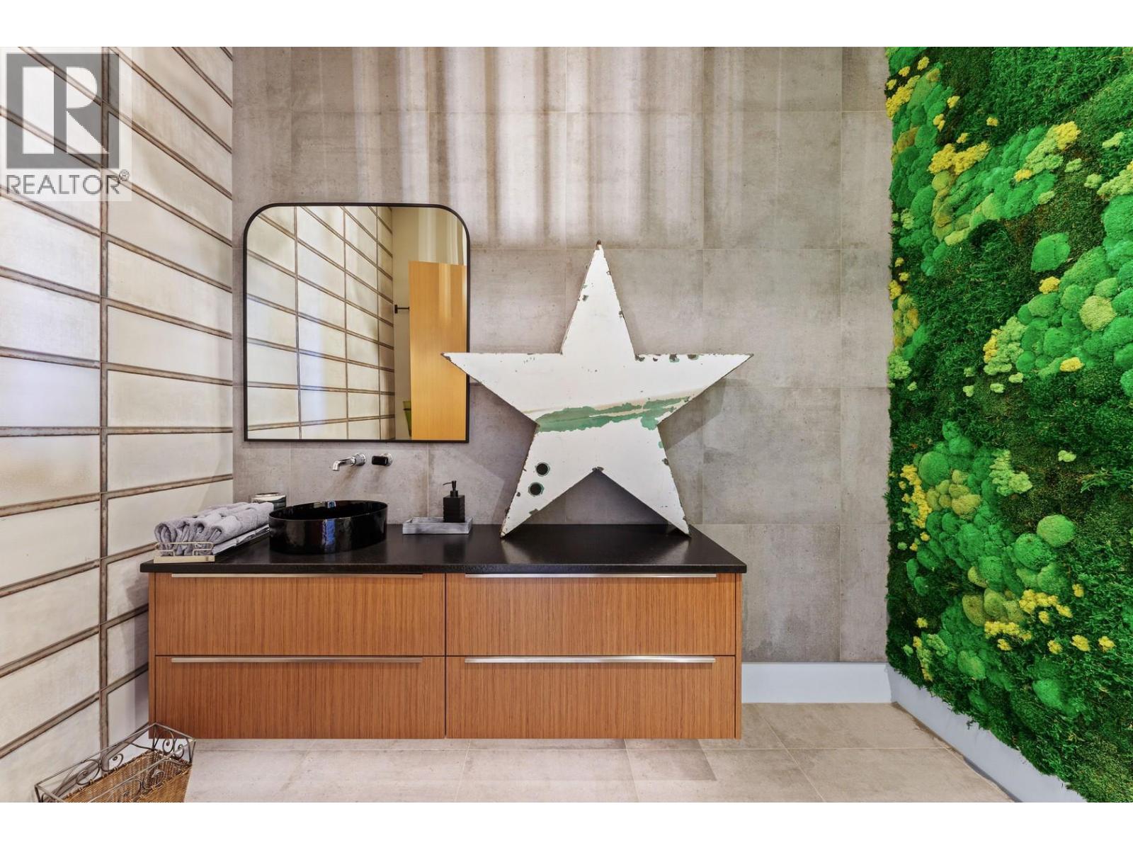  733 Forestridge Lane, Kelowna