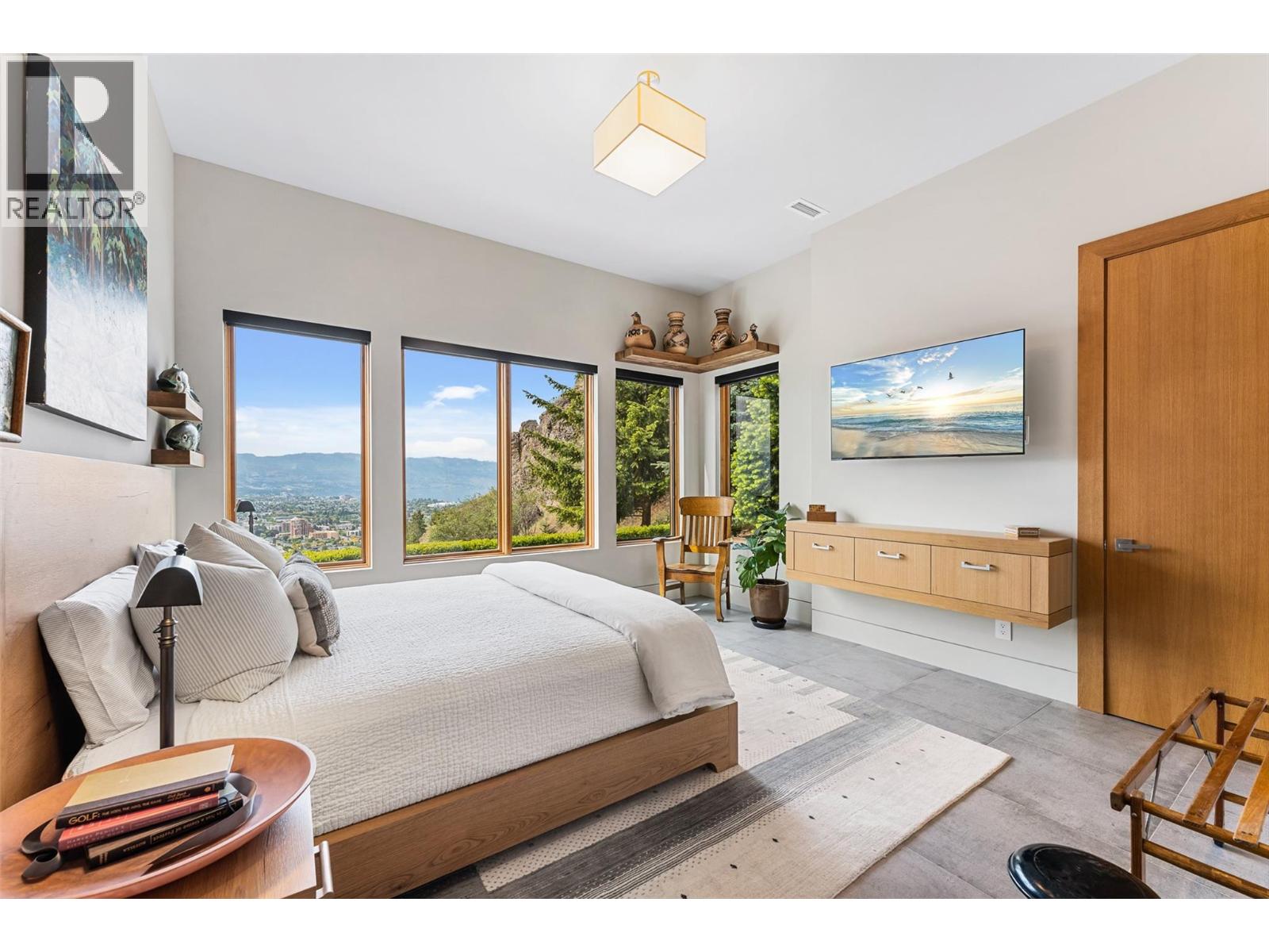  733 Forestridge Lane, Kelowna