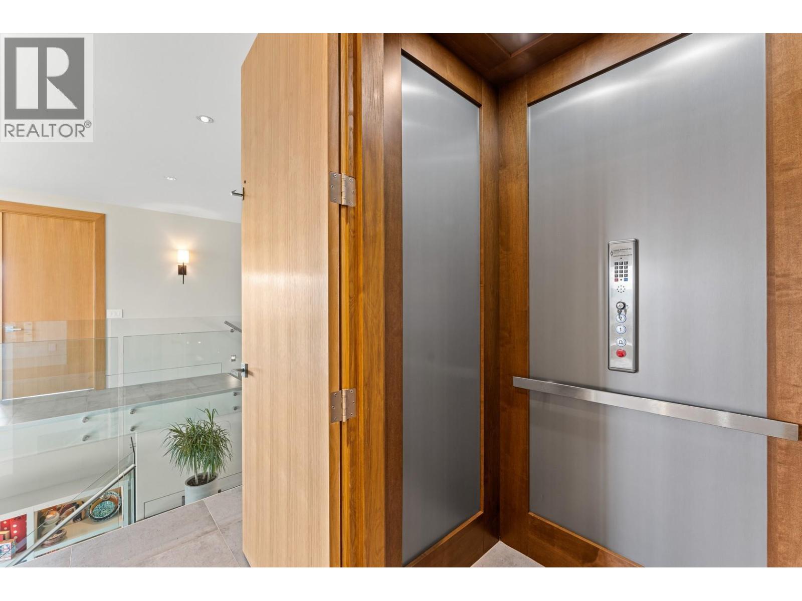  733 Forestridge Lane, Kelowna