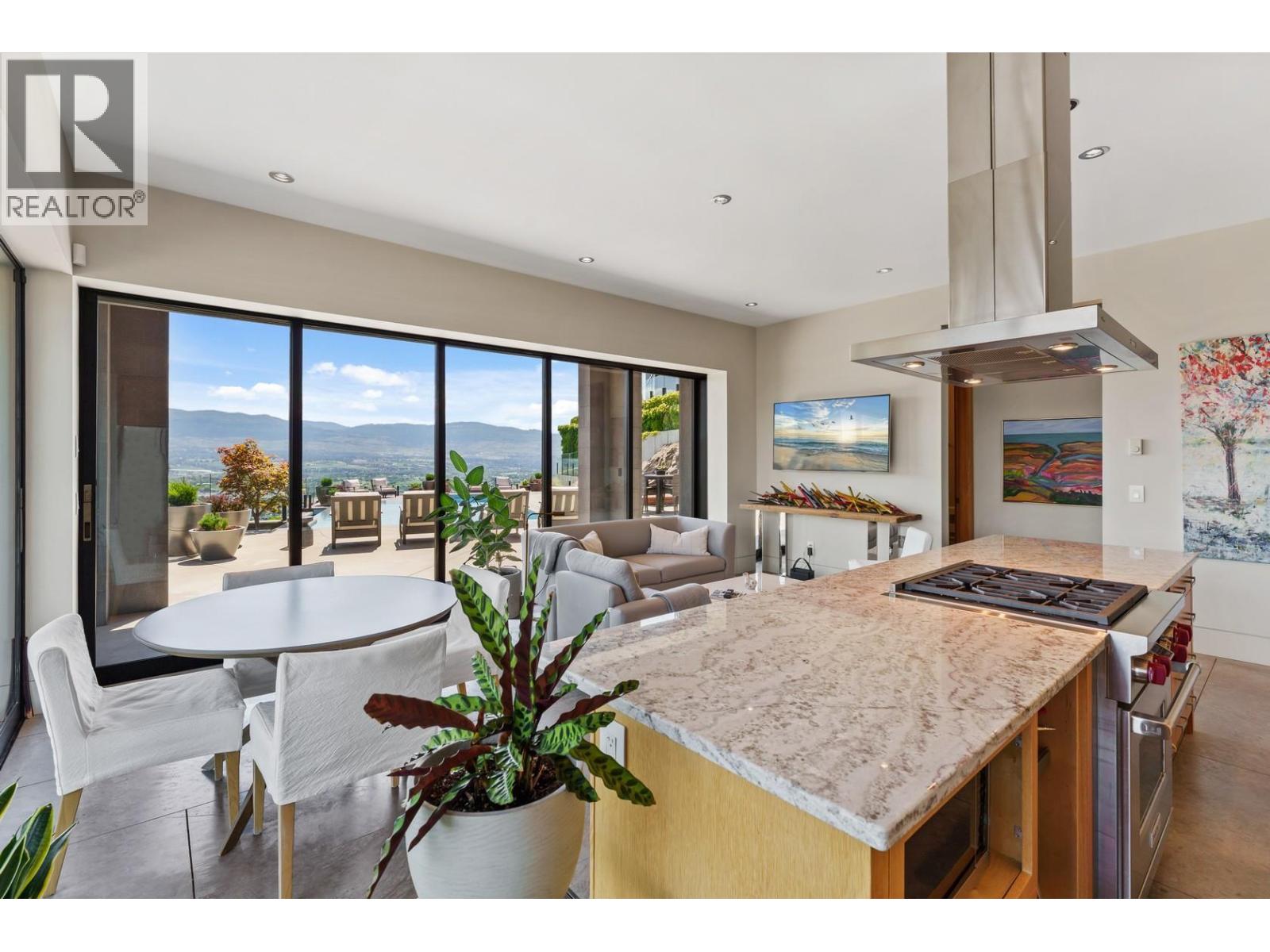  733 Forestridge Lane, Kelowna