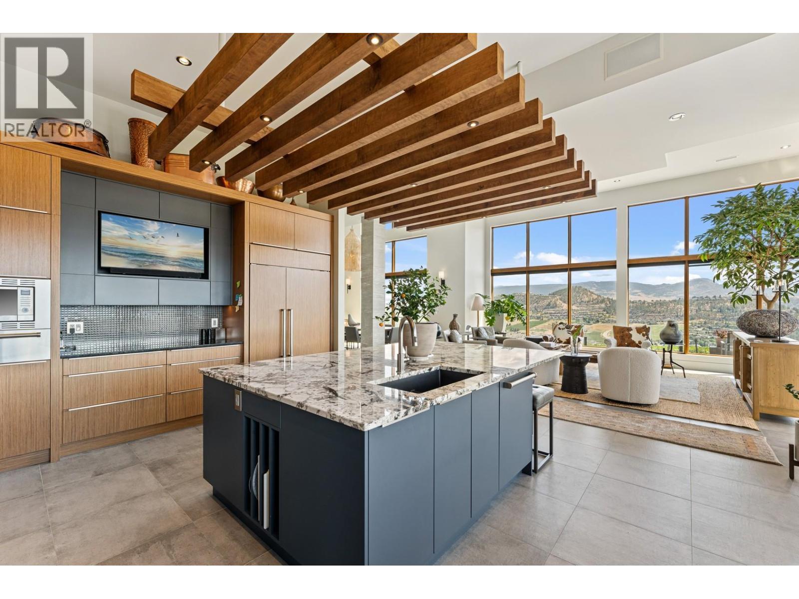  733 Forestridge Lane, Kelowna