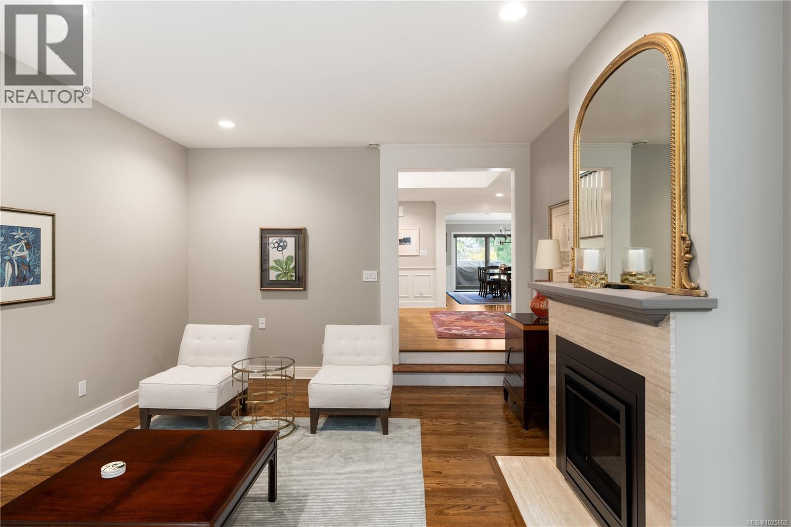  683 Mountjoy Avenue, Oak Bay