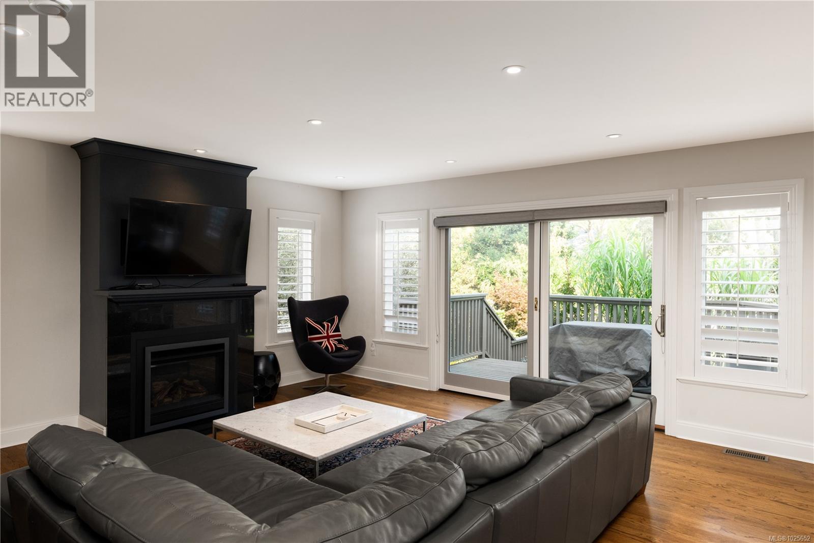  683 Mountjoy Avenue, Oak Bay