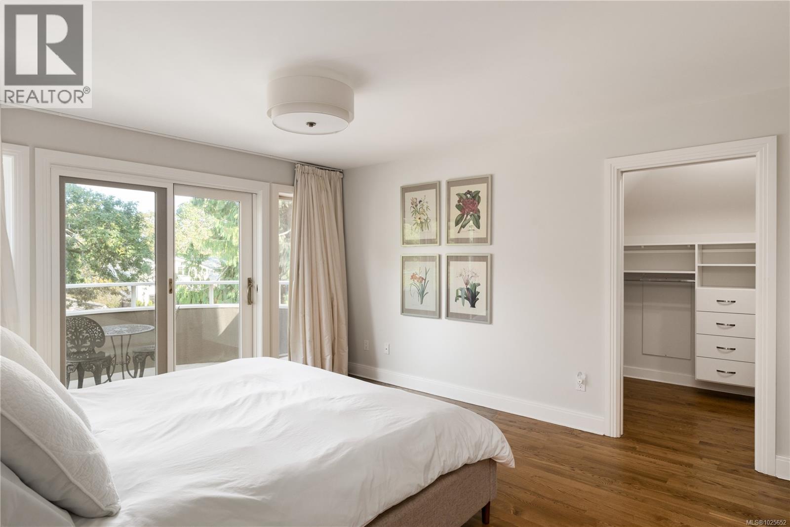  683 Mountjoy Avenue, Oak Bay