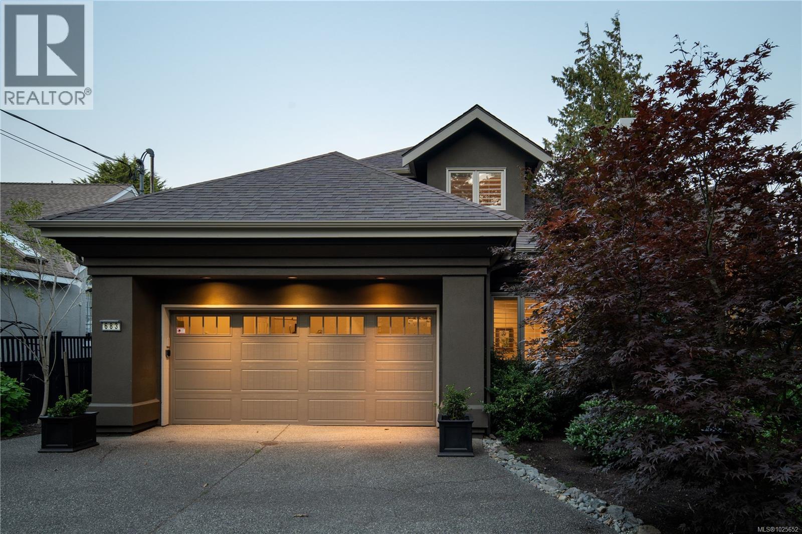  683 Mountjoy Avenue, Oak Bay