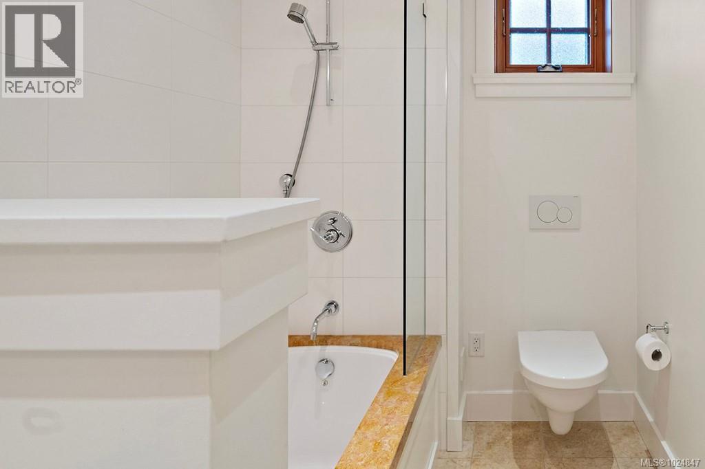 3 849 Dunsmuir Rd, Esquimalt