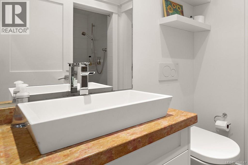 3 849 Dunsmuir Rd, Esquimalt