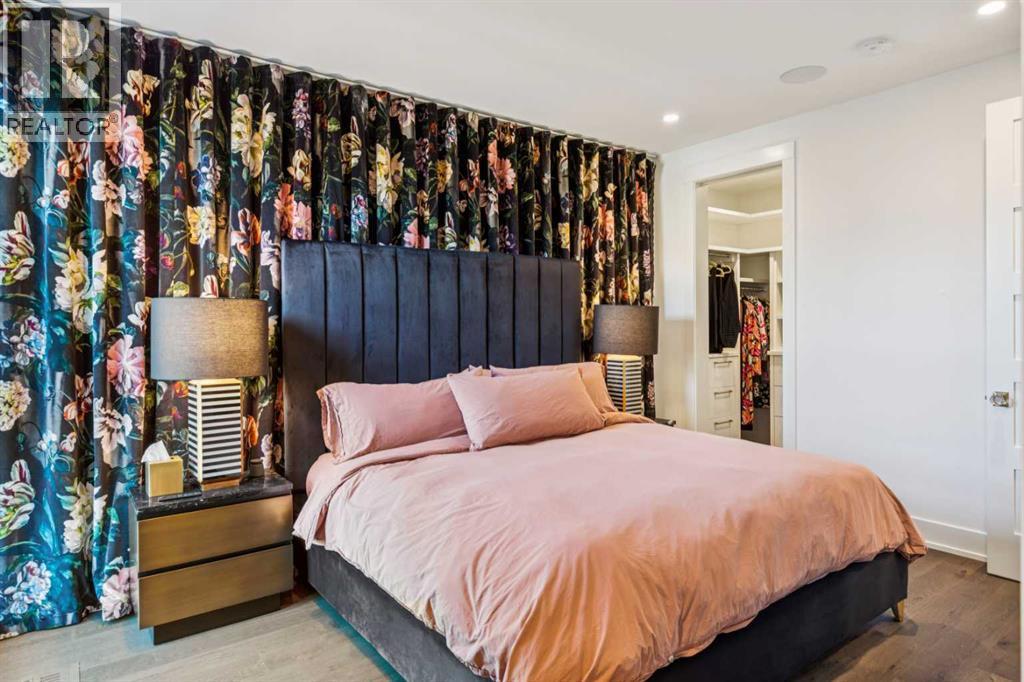 Single Family House for Sale in  A Street SW Parkhill Calgary 