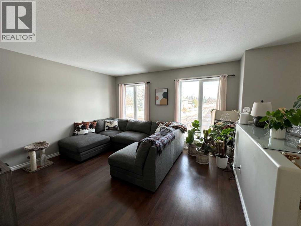 5202 63 Street - Photo 2 of 18, Vermilion, Alberta