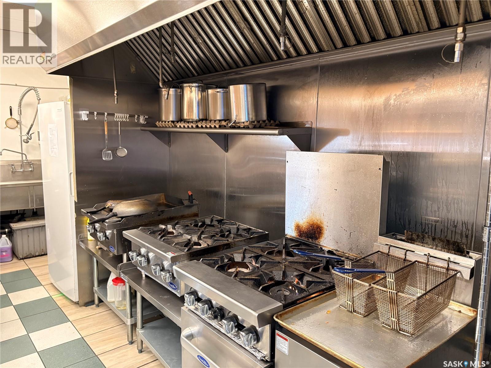 330 Silverwood ROAD - Photo 5 of 23, Saskatoon, Saskatchewan