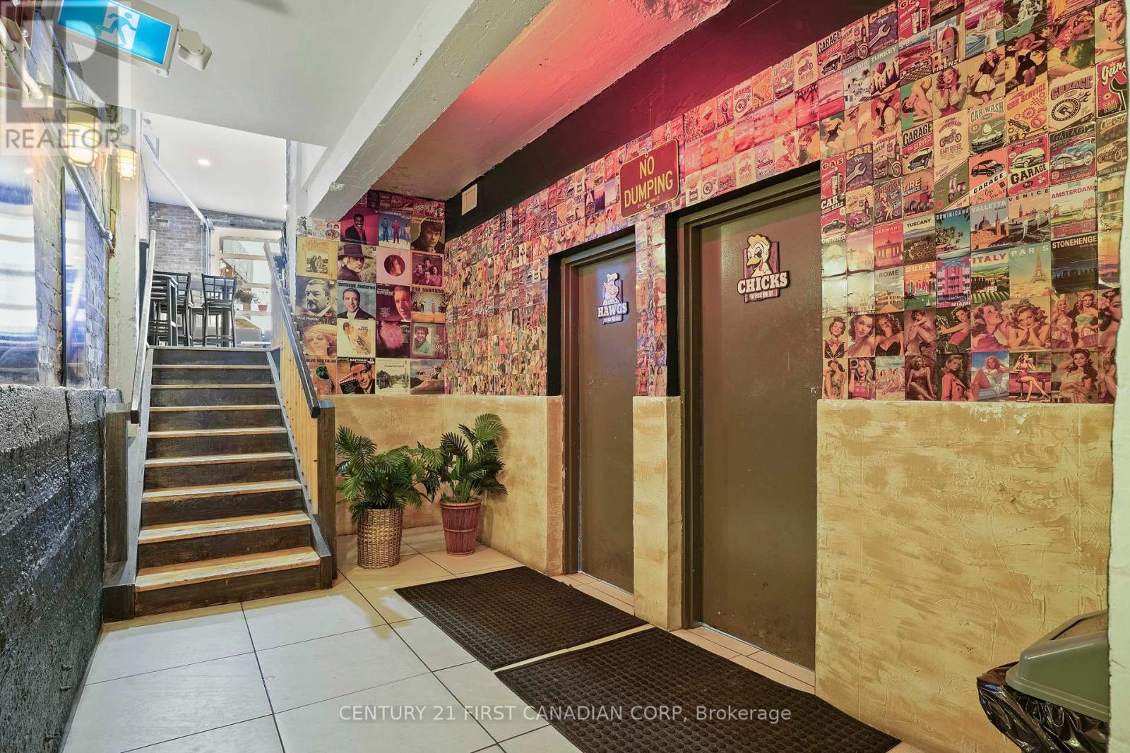 UNIT A - 117 CHRISTINA STREET N Property Photo