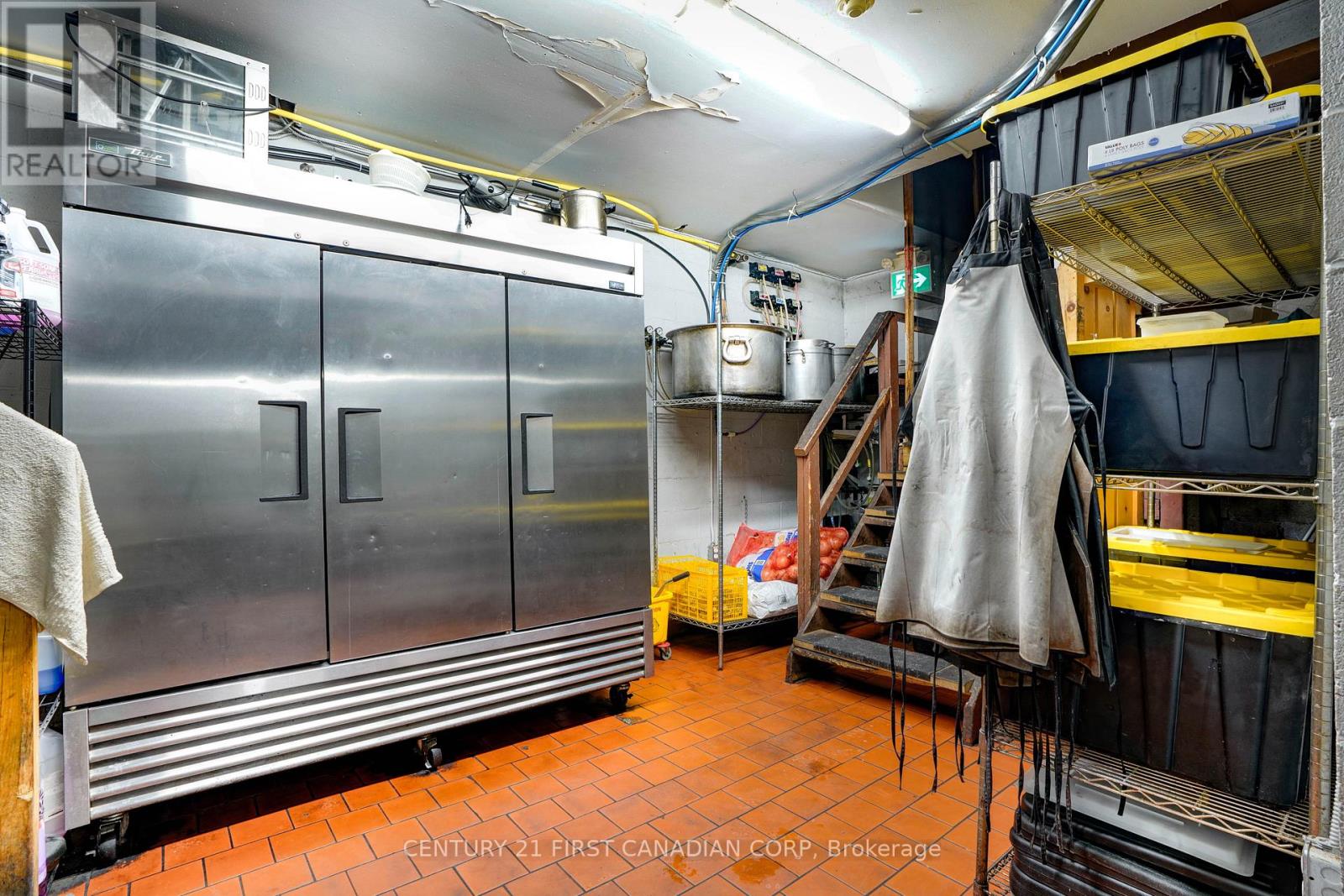 UNIT A - 117 CHRISTINA STREET N Property Photo