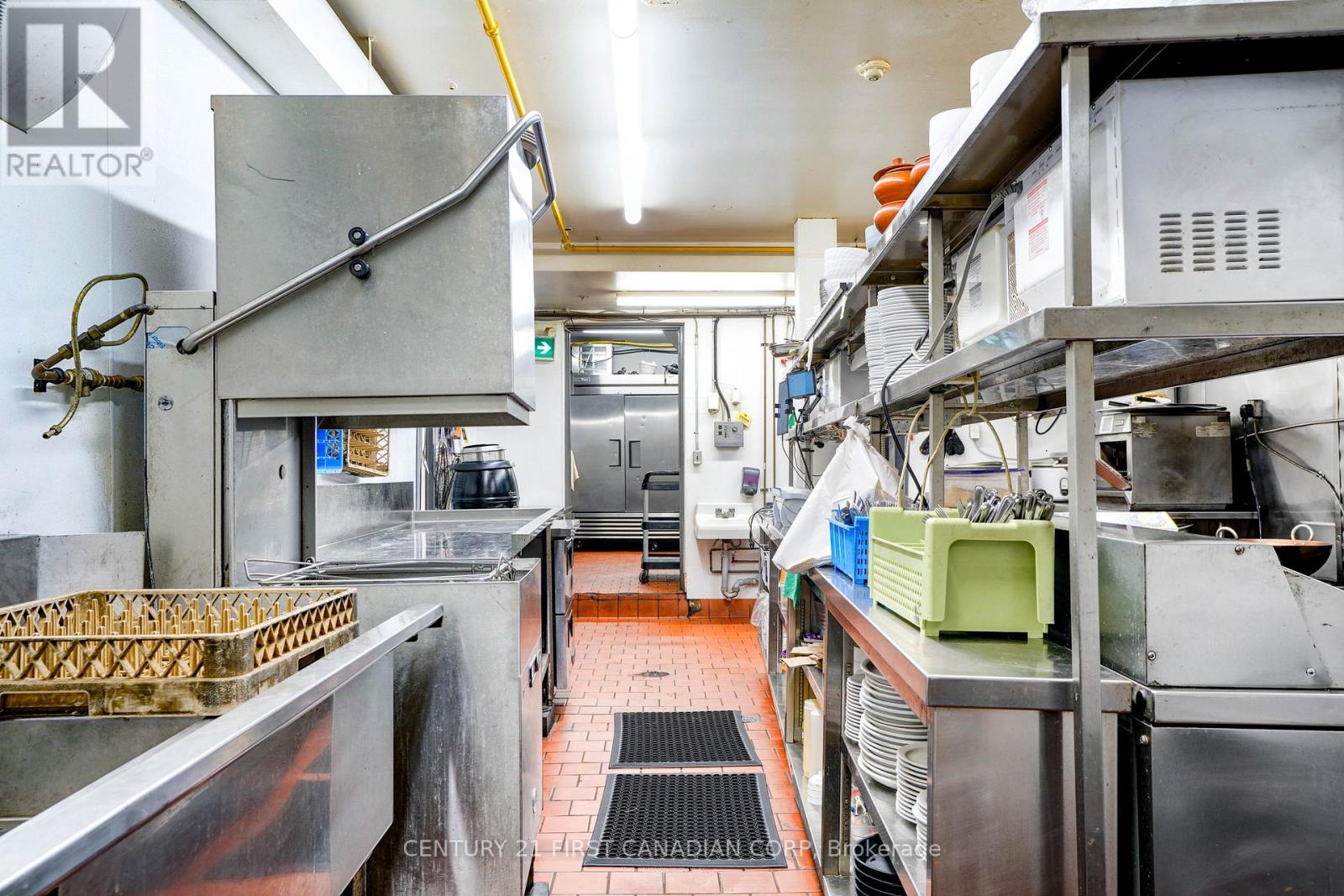 UNIT A - 117 CHRISTINA STREET N Property Photo