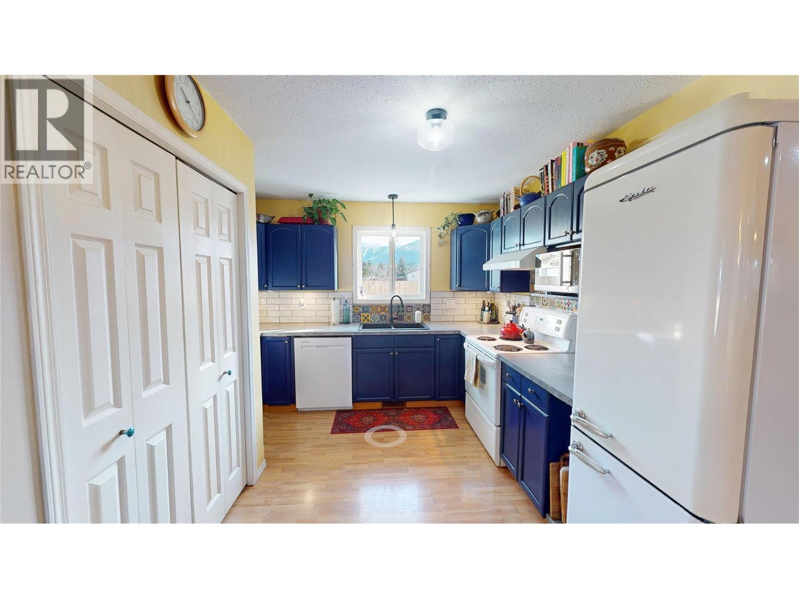 4651 Willow Road, Wasa