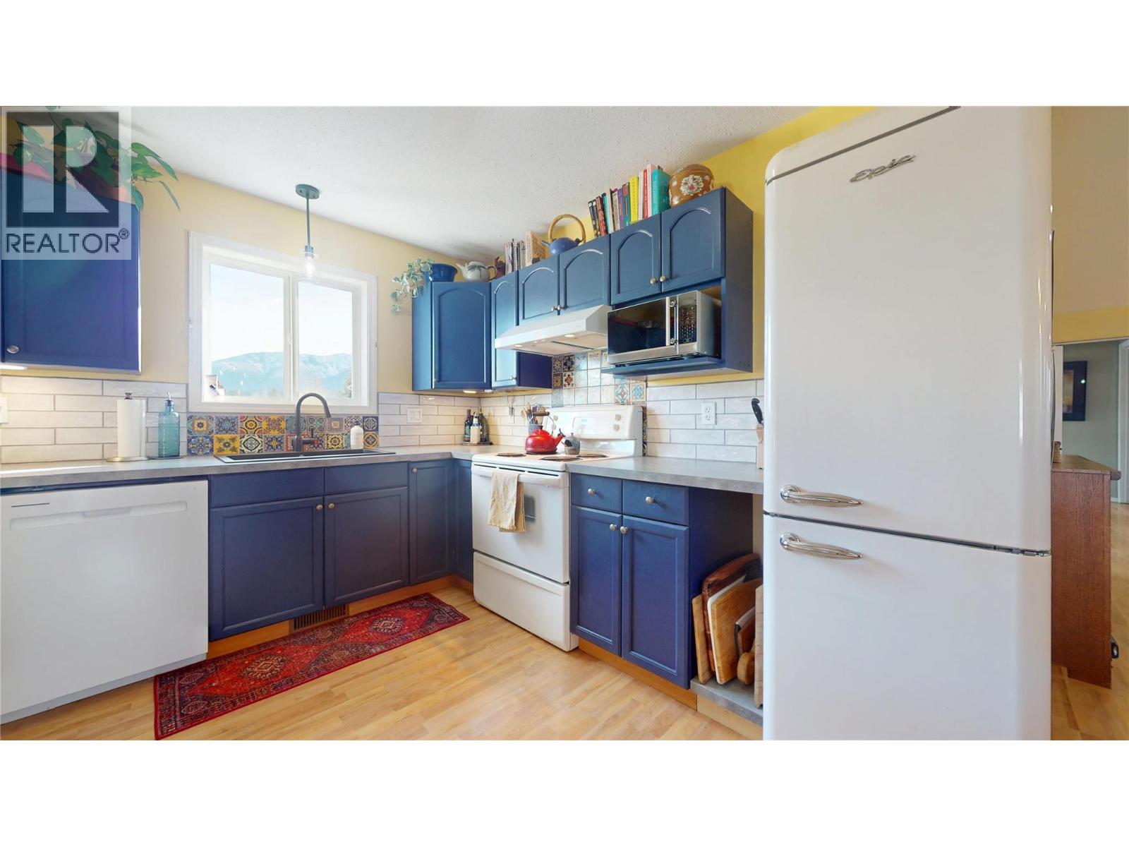 4651 Willow Road, Wasa