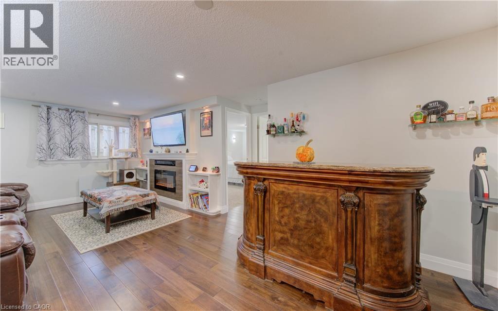 #104 30 BRIDGE Street W - 16