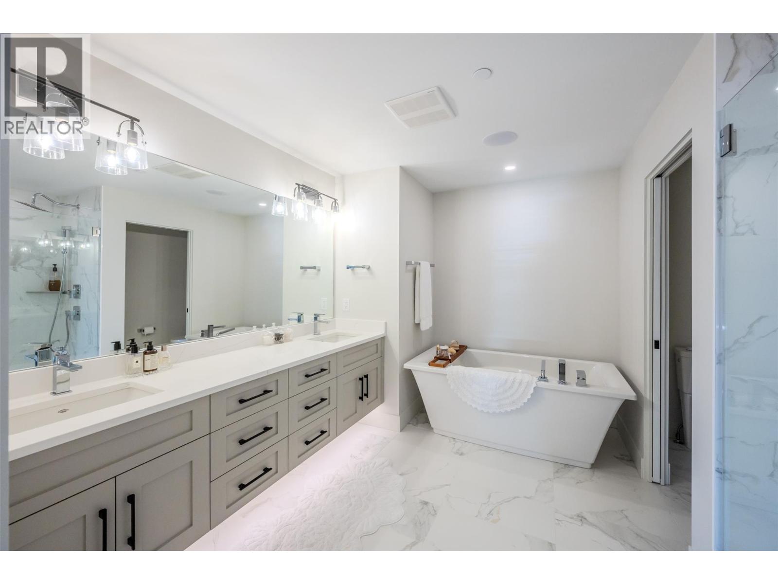 6007 Princess Street, Peachland