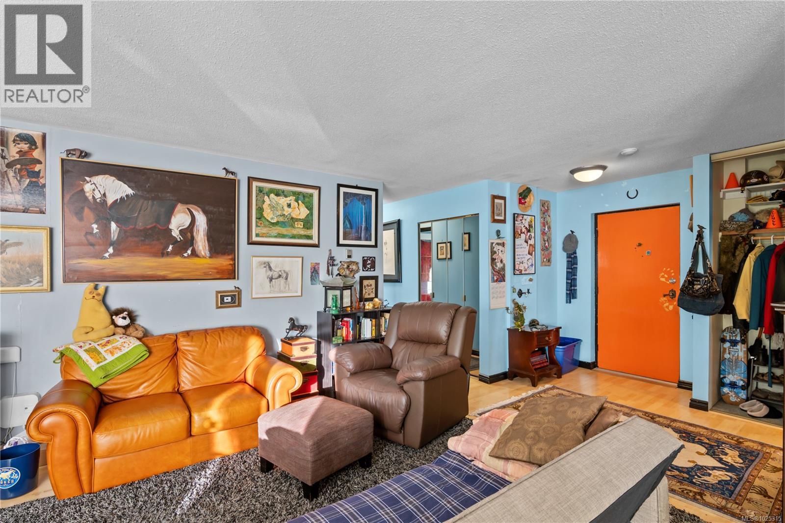 206 1725 Cedar Hill Cross Road, Saanich