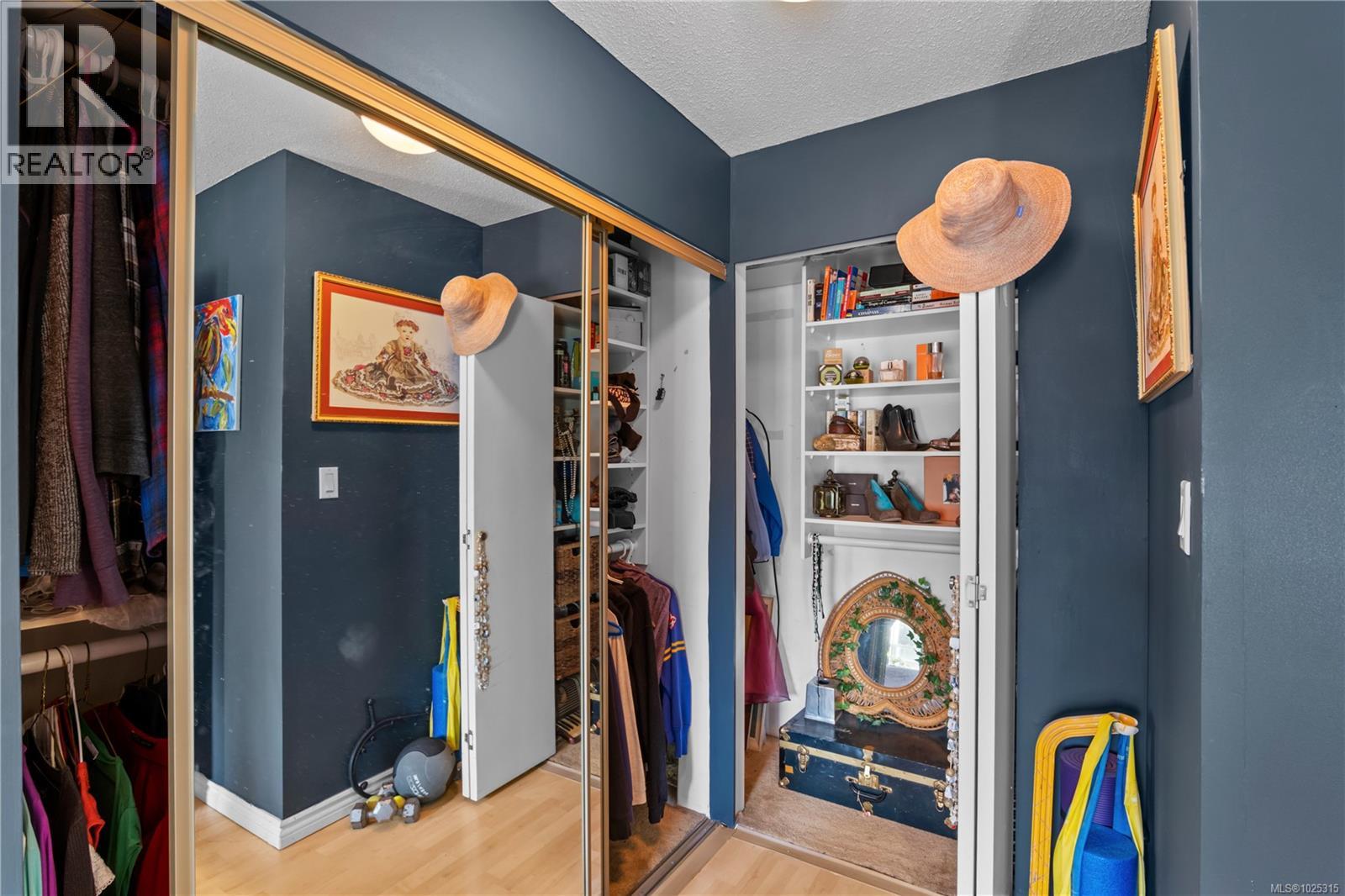 206 1725 Cedar Hill Cross Road, Saanich