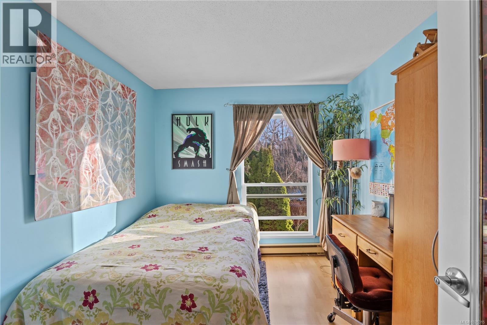 206 1725 Cedar Hill Cross Road, Saanich