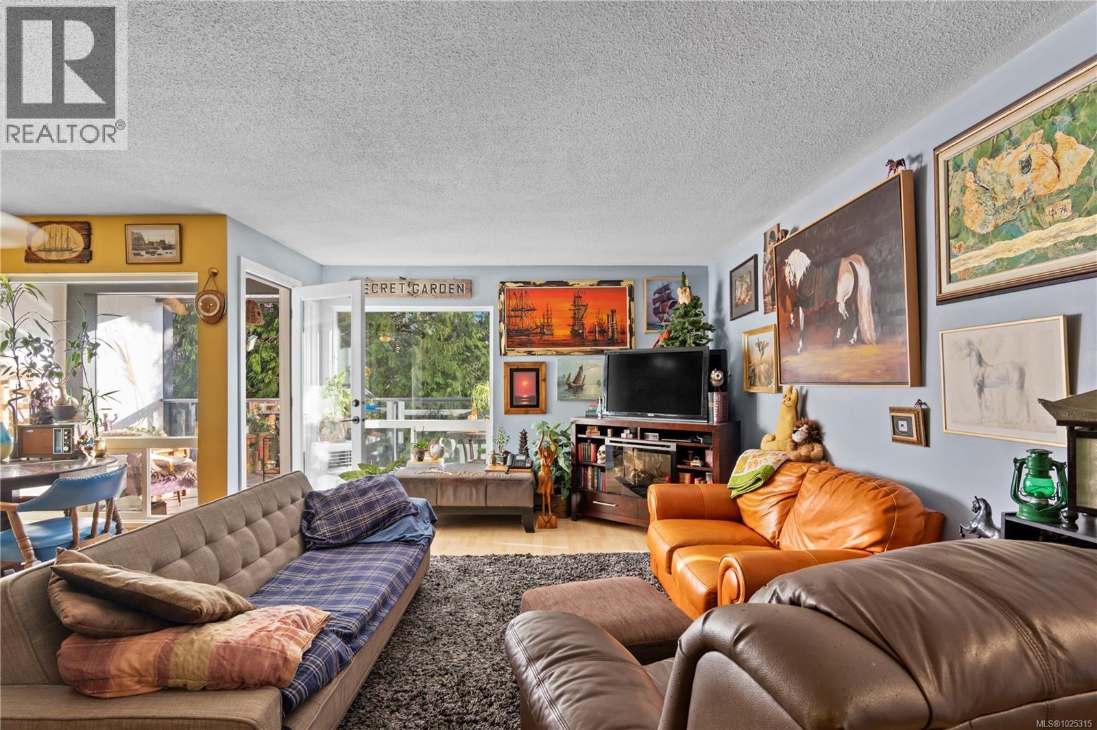 206 1725 Cedar Hill Cross Road, Saanich