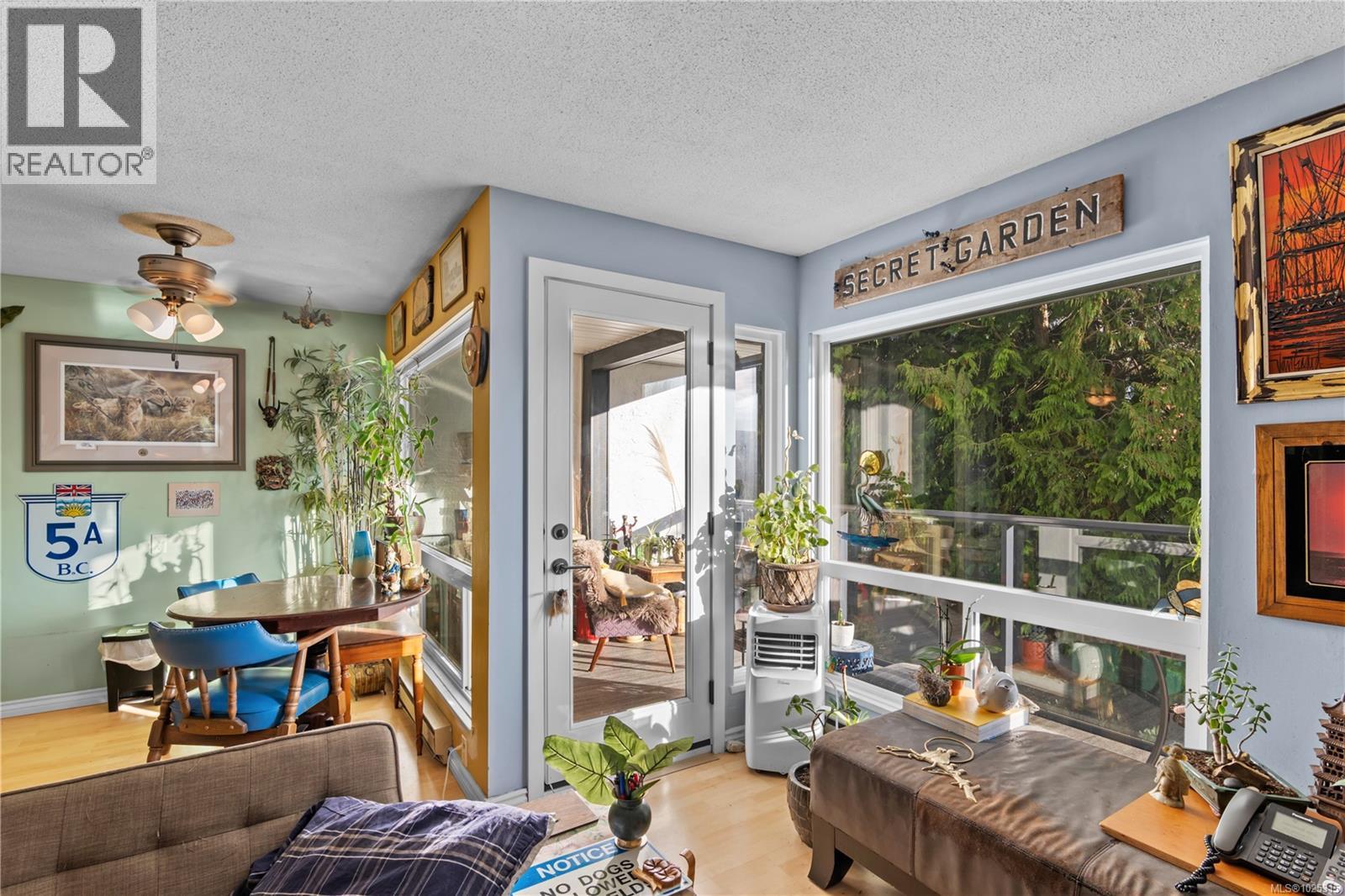 206 1725 Cedar Hill Cross Road, Saanich