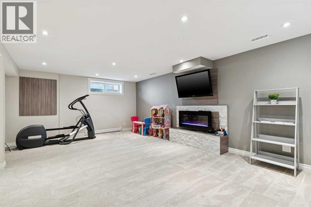 Single Family House for Sale in  Tuscarora Close NW Tuscany Calgary 