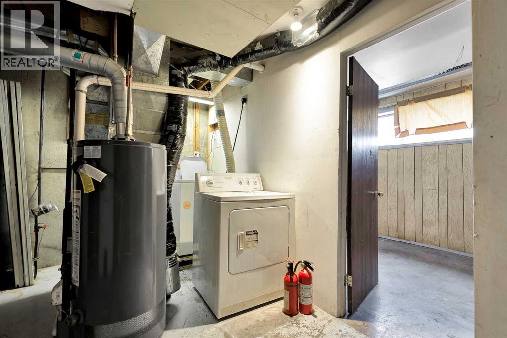 Single Family House Bi-level for Sale in  Dovertree Place SE Dover Calgary 