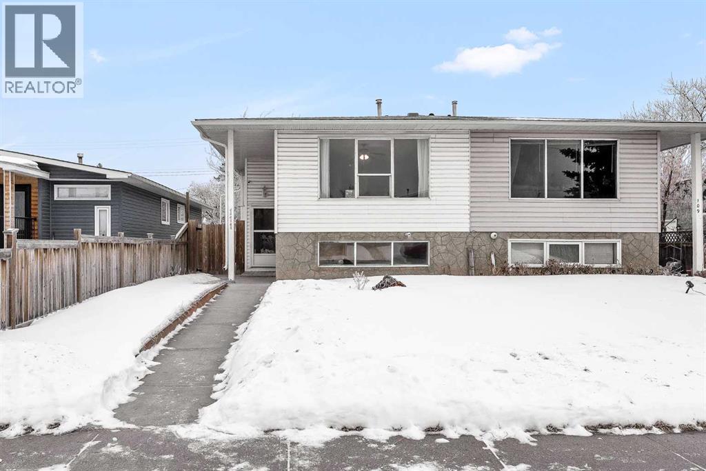 Single Family House Bi-level for Sale in  Dovertree Place SE Dover Calgary 