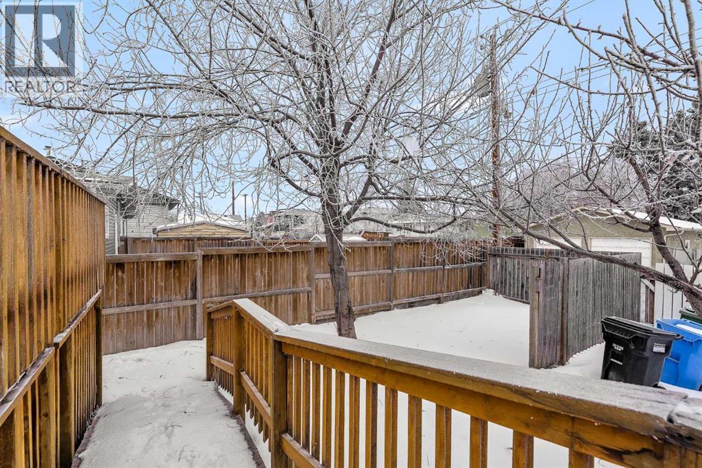 Single Family House Bi-level for Sale in  Dovertree Place SE Dover Calgary 