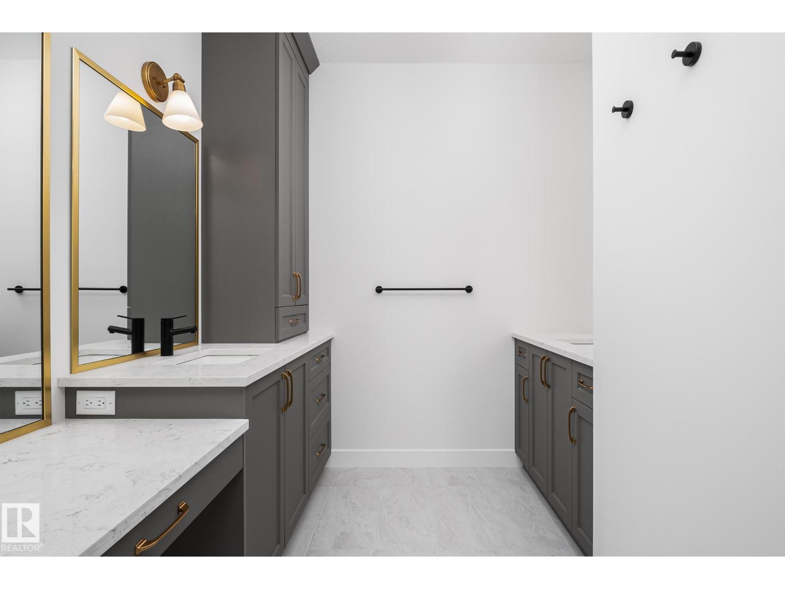 6884 knox loop SW SW, Edmonton